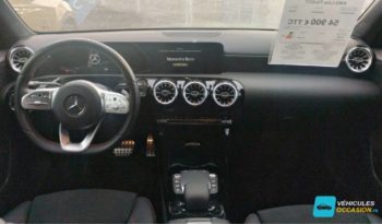 Vue du tableau de bord d'une Mercedes Benz à La Réunion voiture d'occasion 974