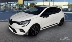 Vue avant : Renault Clio hybride zen à vendre d'occasion à La Réunion