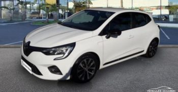 Vue avant : Renault Clio hybride zen à vendre d'occasion à La Réunion