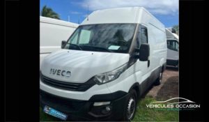 fourgon utilitaire iveco daily à saisir, vue avant, Le Parc Occasions Etang Sale 974