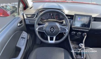 la citadine renault clio est à saisir chez Renault Saint-Pierre, modèle de 2022, cockpit, couleur rouge, occasion 974