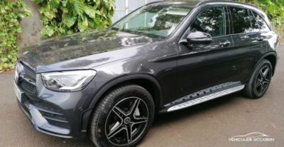 Vue avant du Mercedes GLC 300 e 4MATIC SUV AMG Line, SUV hybride rechargeable d'occasion - Véhicules Occasion La Réunion