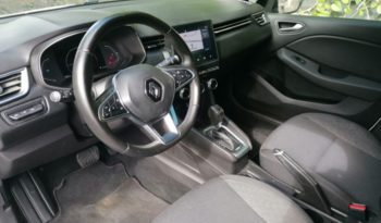 Vue intérieure de la Renault Clio V 5 portes blanches disponible sur le portail Véhicules à la Réunion