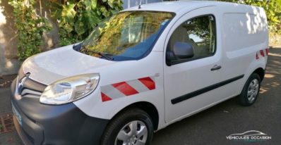 Vue avant du Renault Kangoo Express II Confort 1.5 dCi 90Ch, utilitaire d'occasion pratique à vendre - Véhicules Occasion La Réunion