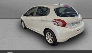 208 occasion Reunion 1.2 puretech 82ch active s&s etg5 5p, modèle 2015 à vendre.