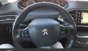 Occasion 974 : Découvrez la version 1.2 active pack 130 cv s&s 5p Peugeot 2016, Reunion.
