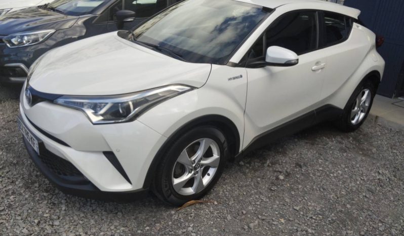 TOYOTA C-HR 122h Collection 2WD E-CVT RC18 complet