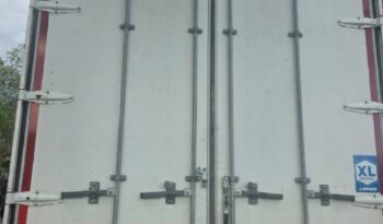 Fe occasion Reunion remorque polyvalente lécitrailler plateau + bache coulissante + porte containers, modèle 2018 à vendre.