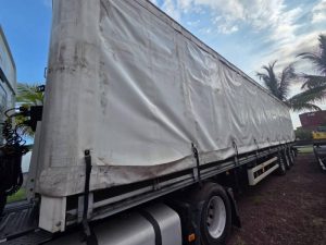 Vente Volvo Fe remorque polyvalente lécitrailler plateau + bache coulissante + porte containers Leparc-gbh Comptoir Des Isles, La Reunion.