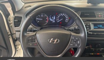 Occasion 974 : Découvrez la version 1.1 crdi 75 intuitive Hyundai 2018, Reunion.