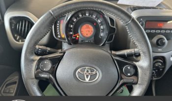 Occasion 974 : Découvrez la version 1.0 vvt-i 69ch x-play 5p Toyota 2019, Reunion.