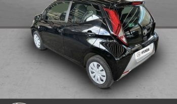 Occasion à vendre : Toyota voiture noir essence 1.0 vvt-i 69ch x-play 5p Reunion
