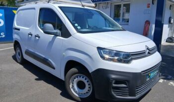 Image illustrative Fourgonnette occasion climatisation blanc banquise Reunion à saisir.