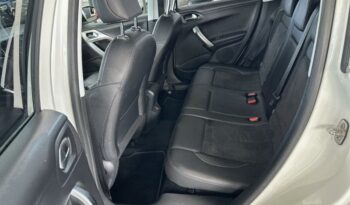 Image illustrative S.u.v. occasion climatisation blanc nacré Reunion à saisir.