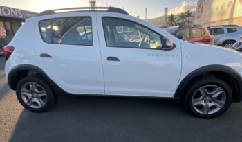 Occasion vehicule Reunion Dacia manuelle en vente à La Réunion.