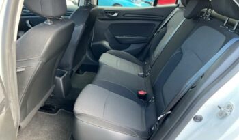 Image illustrative Berline occasion climatisation blanc glacier Reunion à saisir.