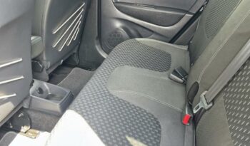 Image illustrative S.u.v. occasion climatisation bleu marine fumé/gris platine Reunion à saisir.