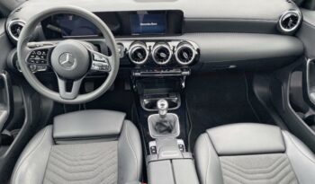 Occasion à vendre : Mercedes-benz voiture gris montagne magno designo essence 180 136ch style line Reunion