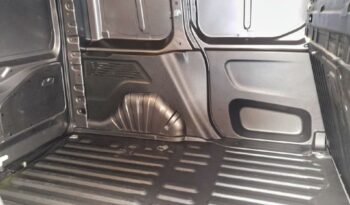 Image illustrative Fourgonnette occasion climatisation blanc banquise Reunion à saisir.