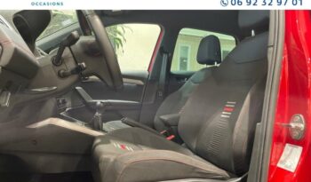 Image illustrative S.u.v. occasion climatisation rouge désir Reunion à saisir.