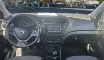 Occasion à vendre : Hyundai voiture sleek silver/toit rétro phantom black essence 1.0 t-gdi 100ch active euro6d-t evap Reunion