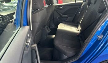 Image illustrative S.u.v. occasion climatisation bleu energie Reunion à saisir.