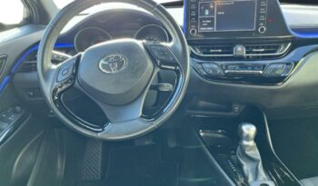 Occasion à vendre : Toyota voiture blanc nacré hybride : essence/electrique 122h edition 2wd e-cvt rc18 Reunion