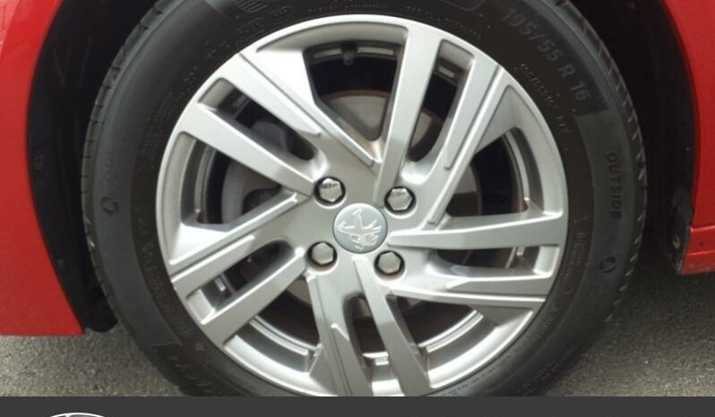 PEUGEOT 208 1.2 PureTech 100ch S&S Allure Pack complet
