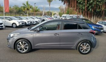 Occasion à prix réduit chez Renault-renault Saint Pierre : Vente berline 2020, berline à La Reunion.