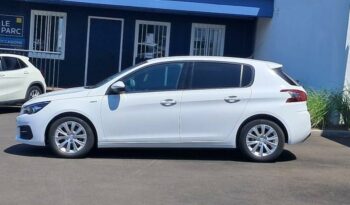 308 occasion Reunion 1.2  130ch s&s style pack eat8, modèle 2020 à vendre.