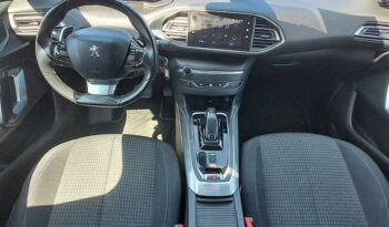 Occasion 974 : Découvrez la version 1.2  130ch s&s style pack eat8 Peugeot 2020, Reunion.