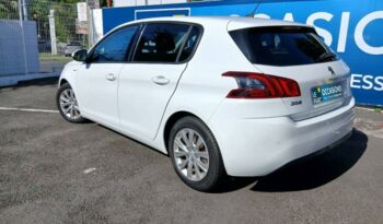 Occasion à vendre : Peugeot voiture blanc essence 1.2 puretech 130ch s&s style pack eat8 Reunion