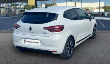 Clio occasion Reunion 1.6 e-tech hybride 140ch limited -21n, modèle 2021 à vendre.