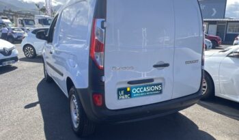 Occasion à vendre : Renault voiture blanc minéral diesel 1.5 blue dci 80ch générique 5cv Reunion
