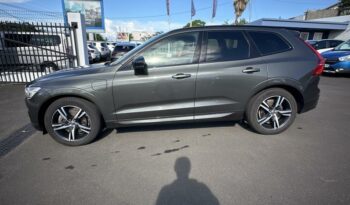 Xc60 occasion Reunion t8 awd 318 + 87ch engineered, modèle 2021 à vendre.
