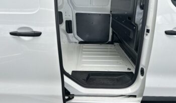 Image illustrative Fourgon occasion climatisation blanc banquise Reunion à saisir.