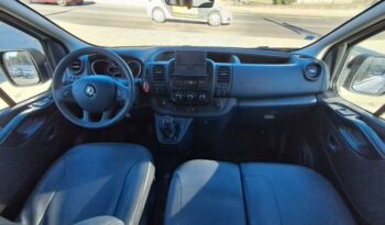Occasion 974 : Découvrez la version l2 2.0 dci 120ch s&s life 8 places 6cv Renault 2021, Reunion.
