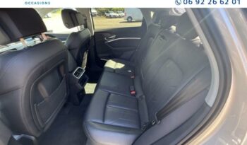 Image illustrative S.u.v. occasion climatisation argent fleuret Reunion à saisir.