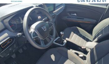 Occasion vehicule Reunion Dacia manuelle en vente à La Réunion.