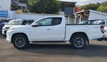 L200 occasion Reunion 2.2 di-d 150ch club cab evap isc intense, modèle 2021 à vendre.