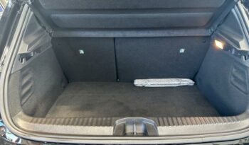 Photo Clio occasion 1.6 e-tech hybride 145ch rs line ile Reunion.