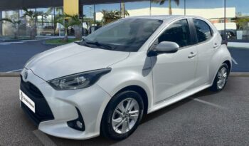 Vente Toyota Yaris 116h design 5p my22 Renault-renault Saint Pierre, La Reunion.