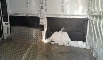 Image illustrative Fourgon occasion climatisation blanc icy Reunion à saisir.