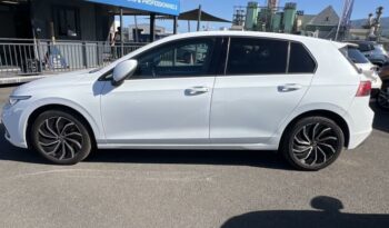 Golf occasion Reunion 1.0 tsi opf 110ch life, modèle 2021 à vendre.