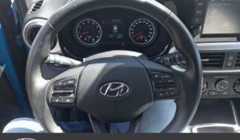 Image illustrative Berline occasion climatisation aqua turquoise toit noir Reunion à saisir.