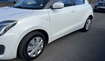 Swift occasion Reunion 1.2 dualjet hybrid 83ch avantage, modèle 2021 à vendre.