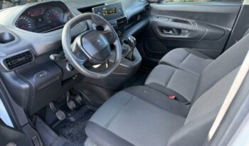 Occasion à vendre : Peugeot voiture blanc icy diesel long 950kg bluehdi 100ch s&s pro Reunion