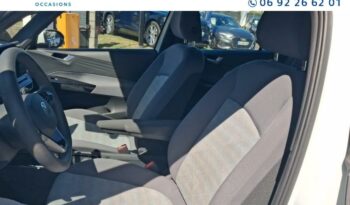 Image illustrative Berline occasion climatisation blanc glacier métal/toit/hayon noir Reunion à saisir.