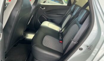 Image illustrative Berline occasion climatisation blanc glacier Reunion à saisir.