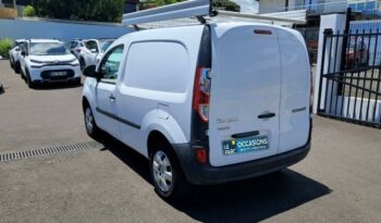 Occasion à vendre : Renault voiture blanc minéral diesel 1.5 blue dci 95ch confort Reunion